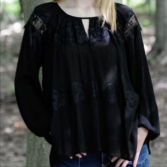 ‎Spliced Lace Top - Picture 11 of 16